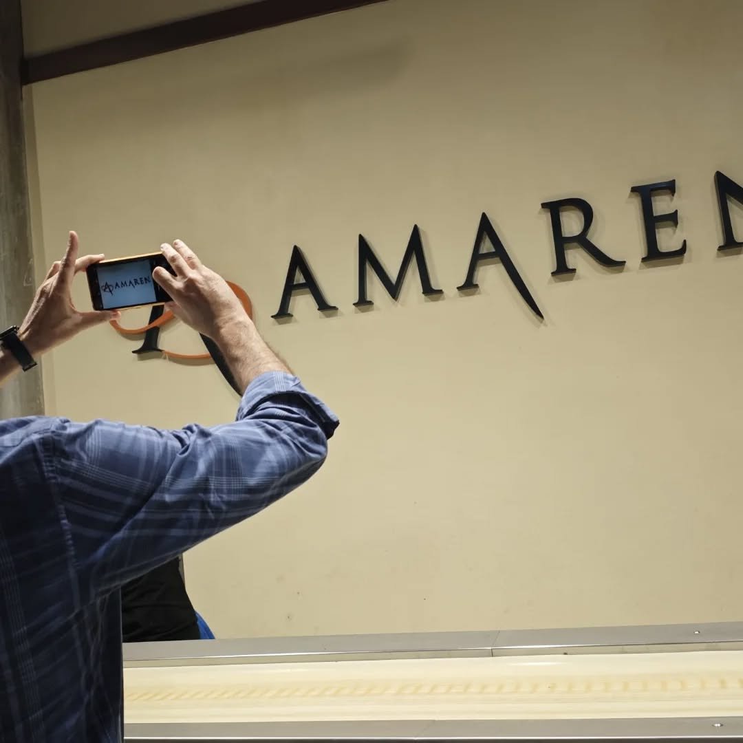 Mesa de cata en Bodegas Amaren en Rioja Alavesa