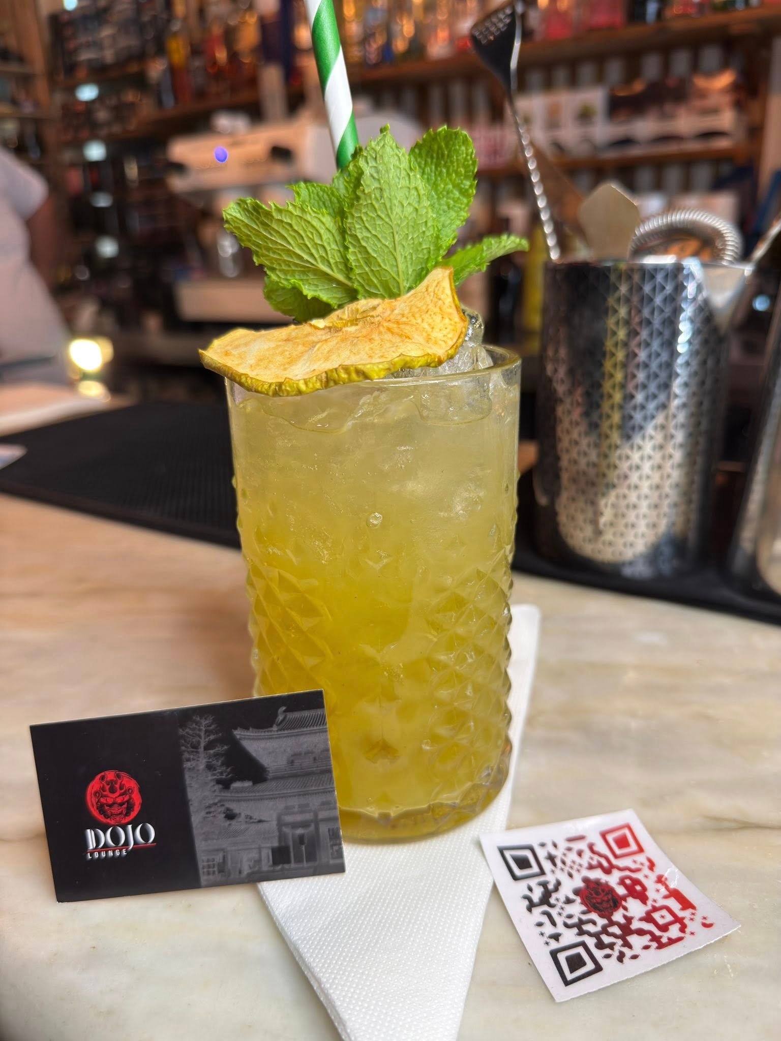 Taller de coctelería cítrica con menta en Valencia